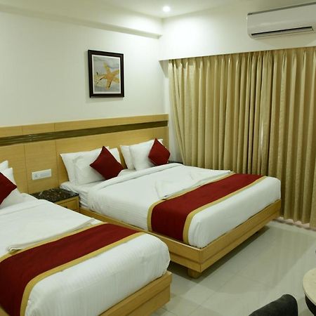 Hotel U.T.Elite Бангалор Экстерьер фото