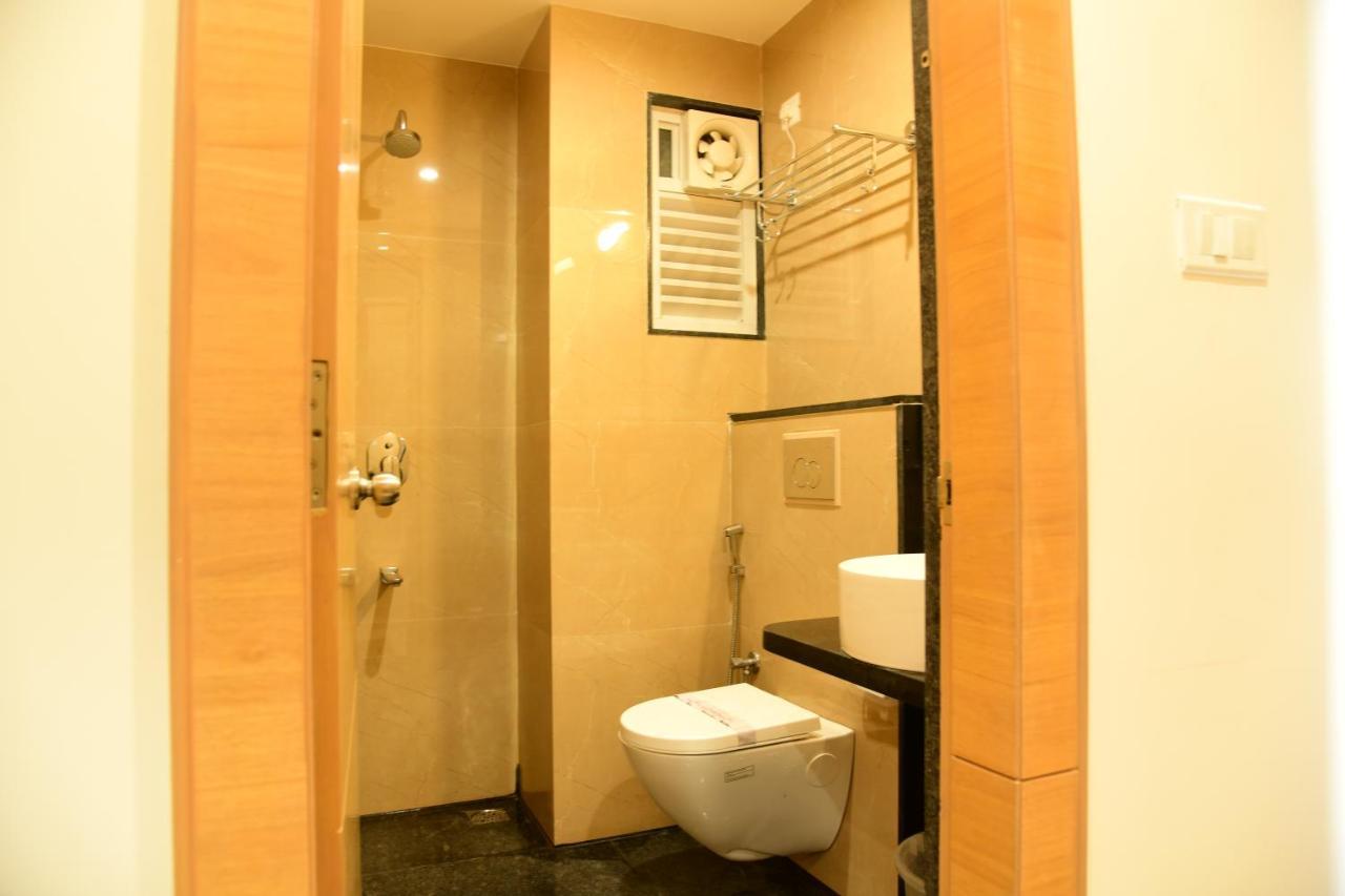 Hotel U.T.Elite Бангалор Экстерьер фото